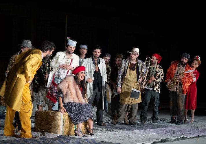 U čuvenom antičkom teatru u Epidaurusu premijerno izvedena Aristofanova komedija „Pluto“, nastala u koprodukciji Narodnog pozorišta u Beogradu i Nacionalnog teatra Grčke iz Atine