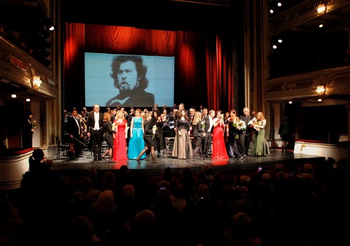 На Великој сцени одржан концерт „У славу изузетних“ посвећен Живану Сарамандићу