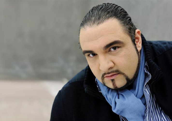 Bugarski umetnik svetske reputacije, bariton Kiril Manolov gostuje u naslovnoj ulozi u Verdijevom „Falstafu“