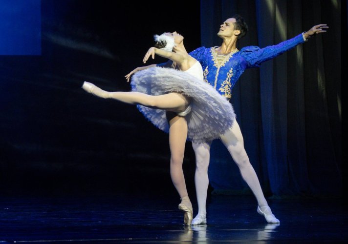 Solisti Baleta Margarita Čeromuhina i Hoze Iglesias premijerno u „Labudovom jezeru“